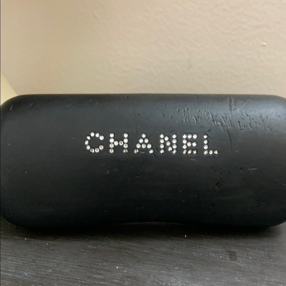 CHANEL Black Leather Eyewear Case Crystal Logo Embellishment - Picture 2 of 10